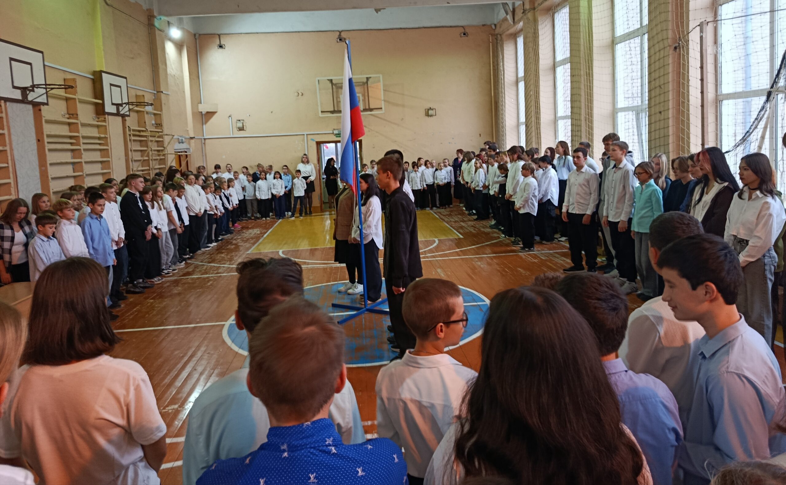 Торжественная линейка "Памяти погибшим".